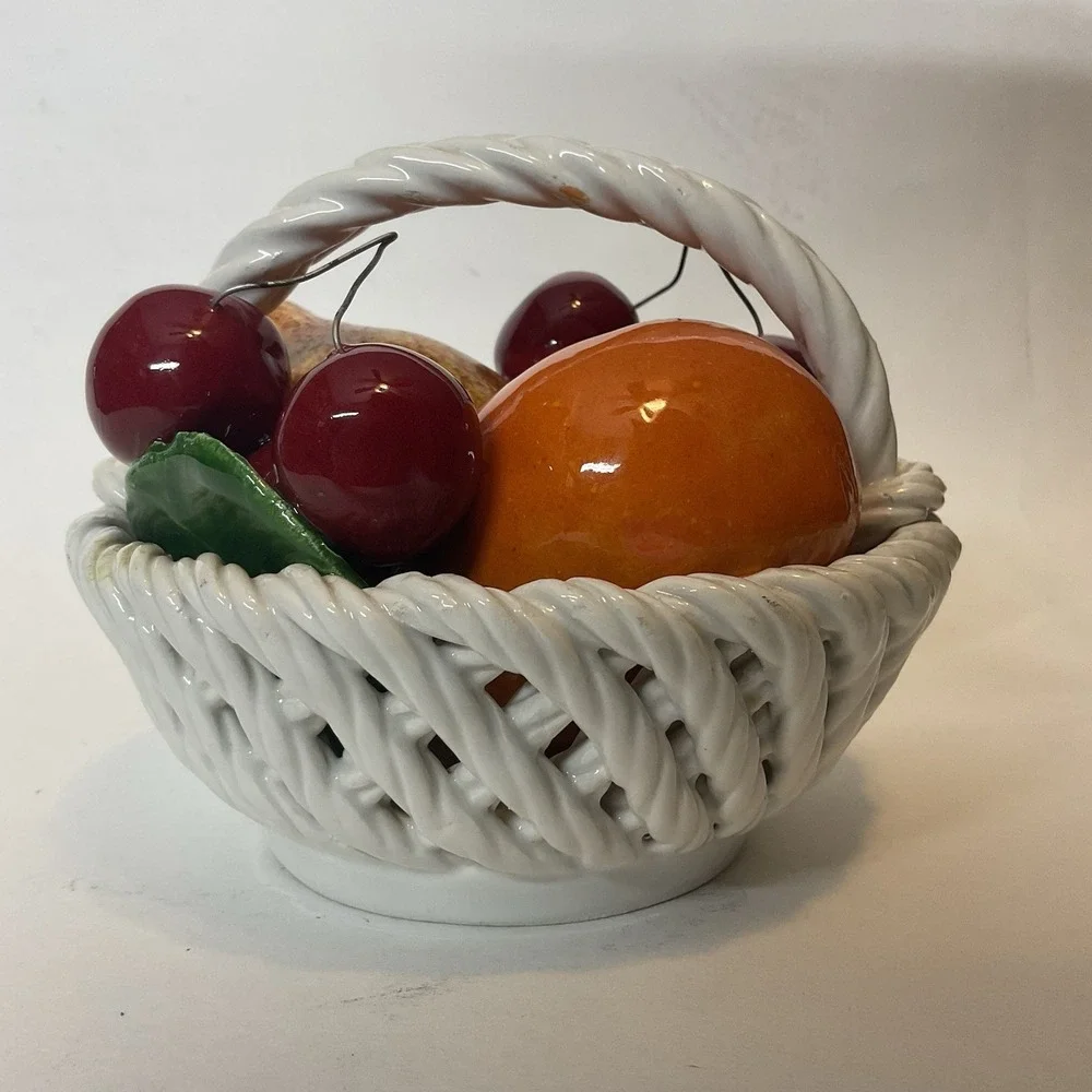 Vintage Bassano Capodimonte Style Italian Italy Ceramic Fruit Basket Figurine‎